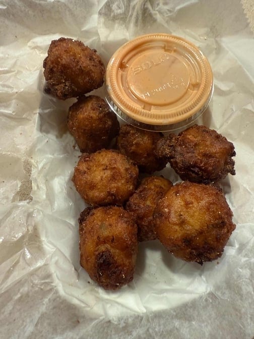 8PC Conch Fritter.